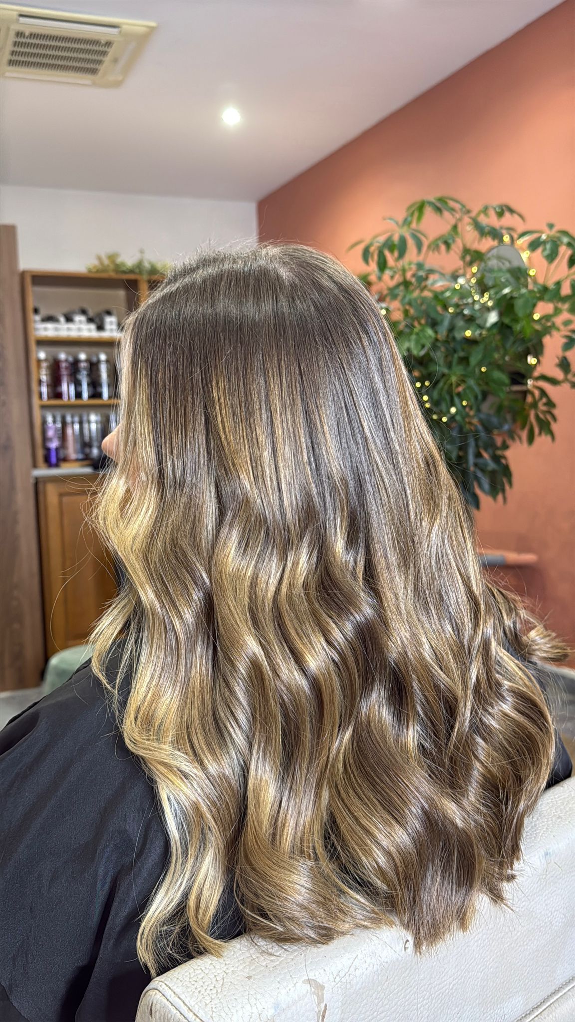 Balayage bronde lumineux, wavy souple - EL SOLÉ